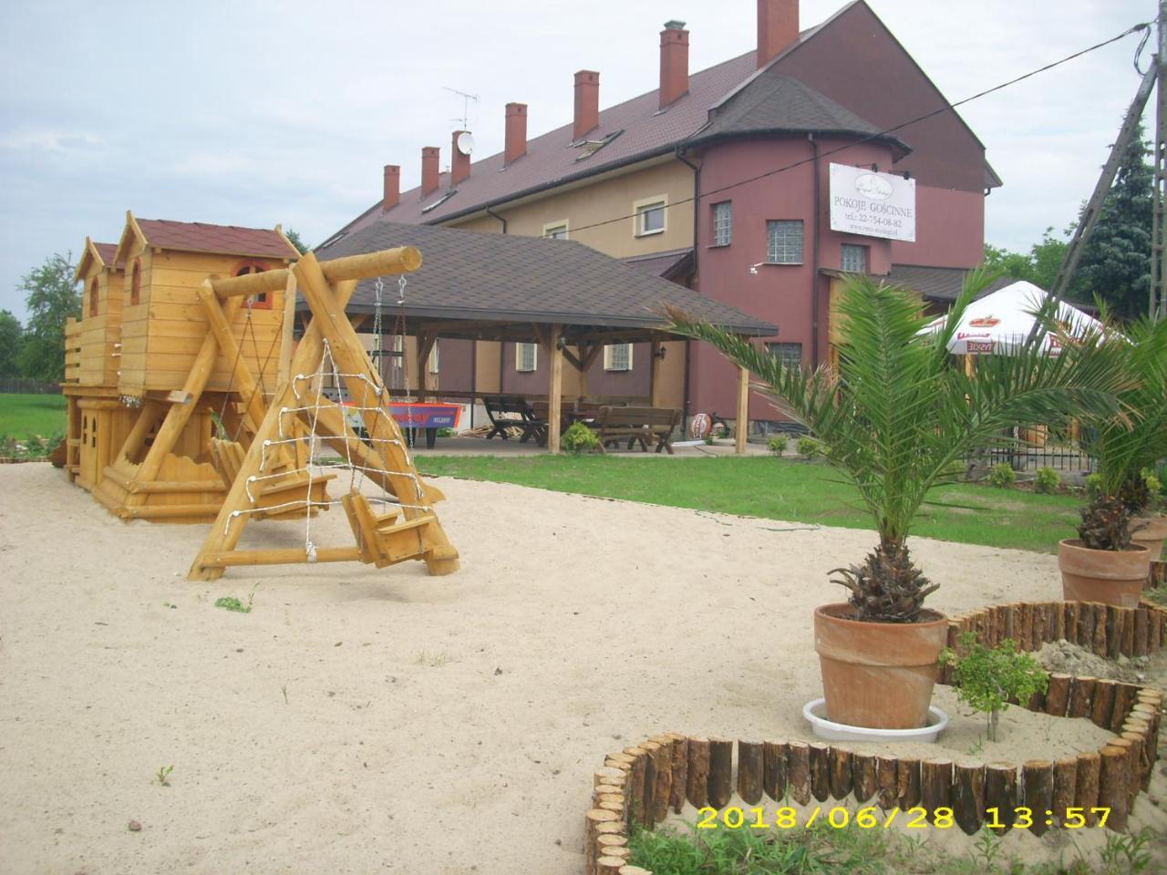 Zajazd Pulaskiego Konstancin-Jeziorna Exterior photo