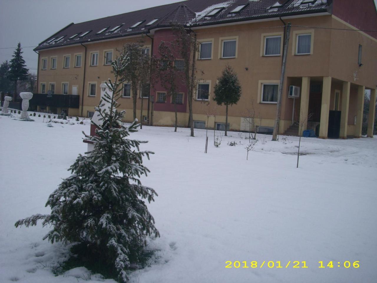 Zajazd Pulaskiego Konstancin-Jeziorna Exterior photo